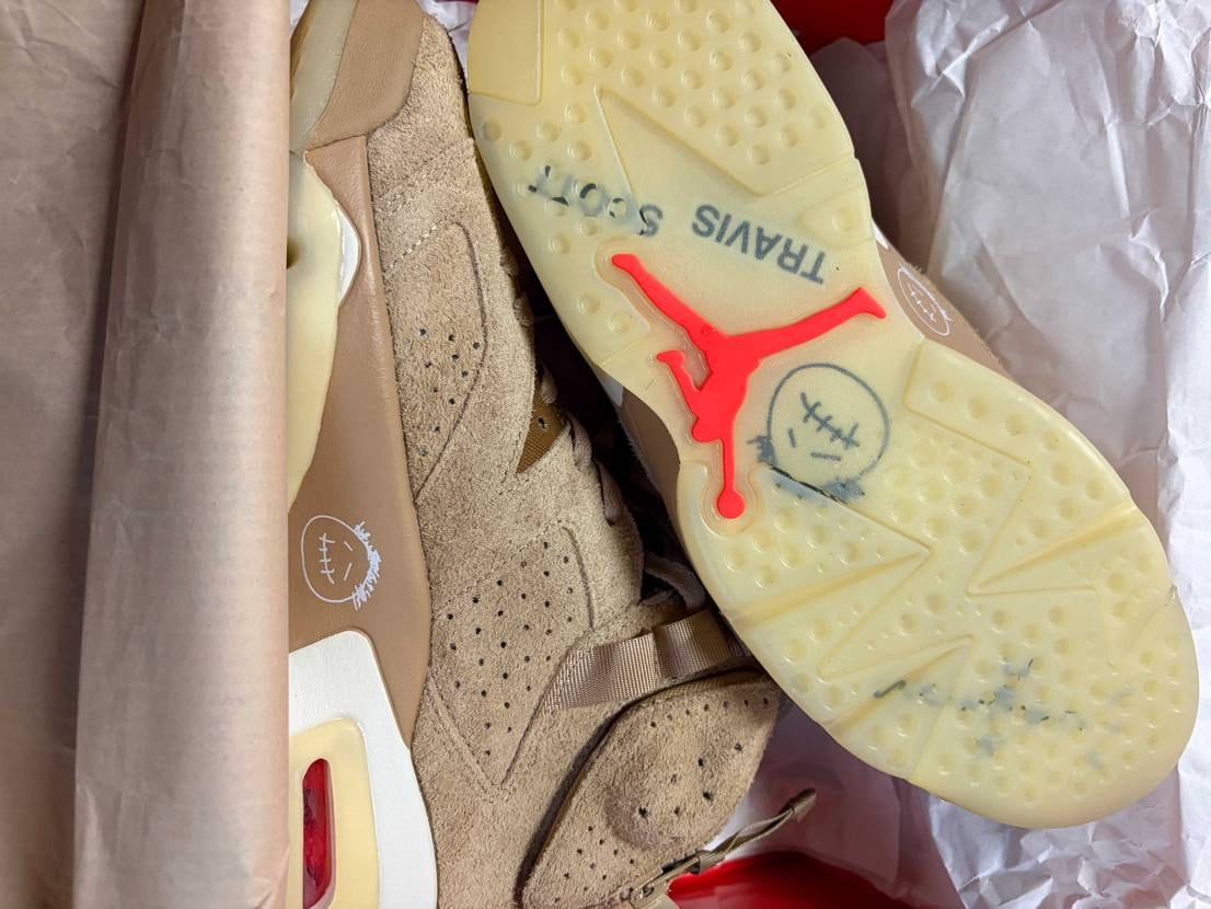 初めてAJ6買ったんですが、形と色がめちゃくちゃ好みで最高