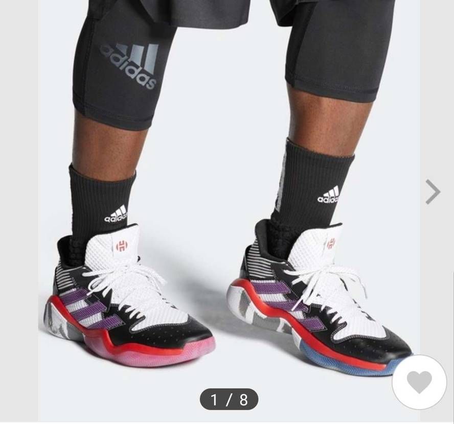 Yeezyに合わせるソックス探してるのですが、フロントにad