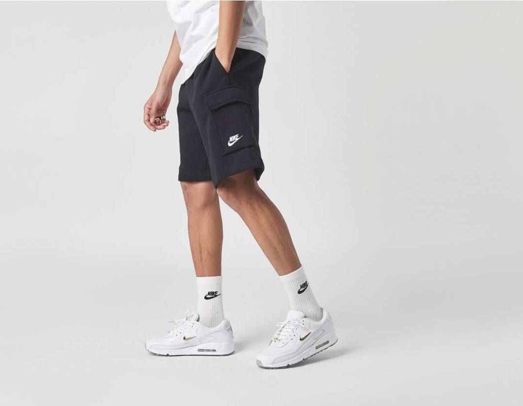 このショートパンツ、丈といい、幅といい申し分ない。