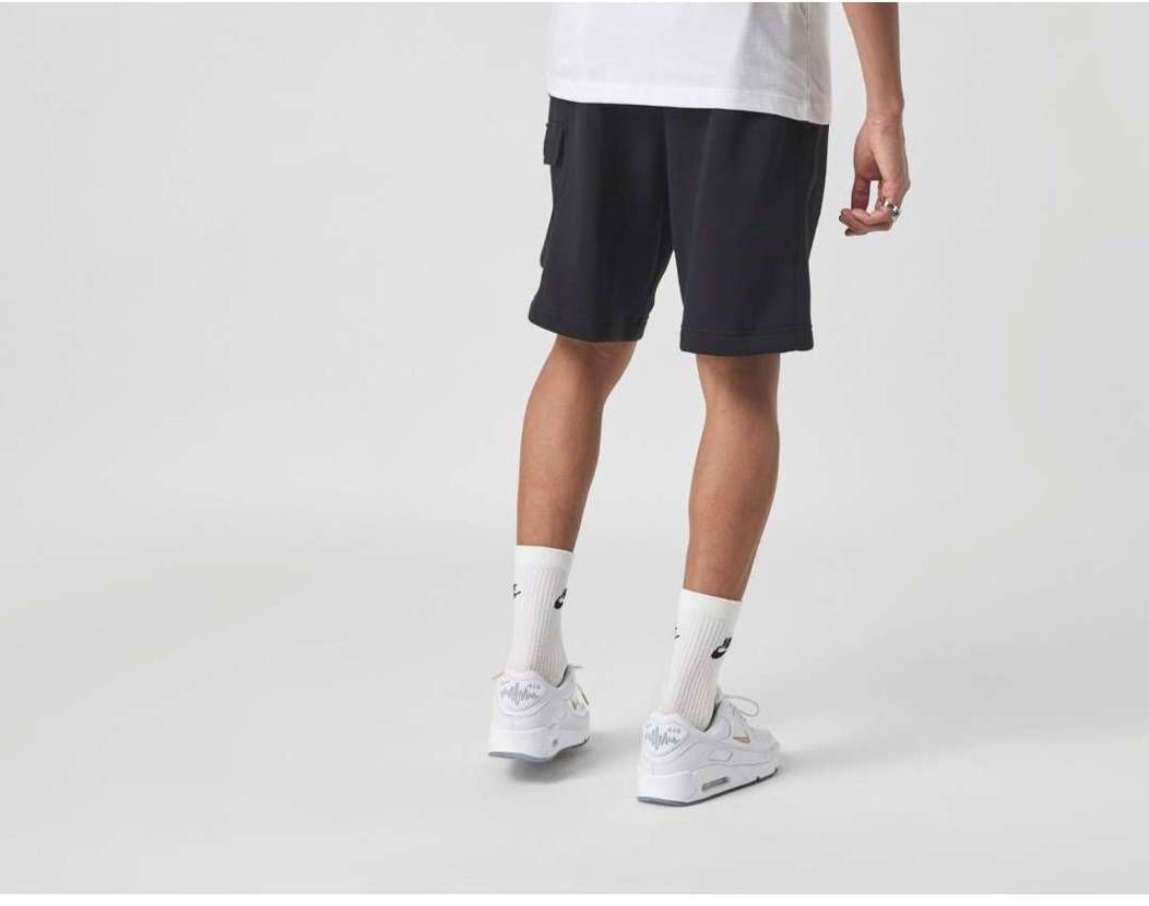 このショートパンツ、丈といい、幅といい申し分ない。