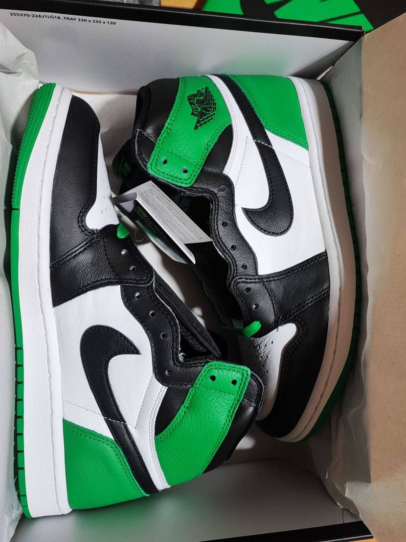 実はSNKRSで買えまして
いいミドリですね

この写真よりも綺麗です