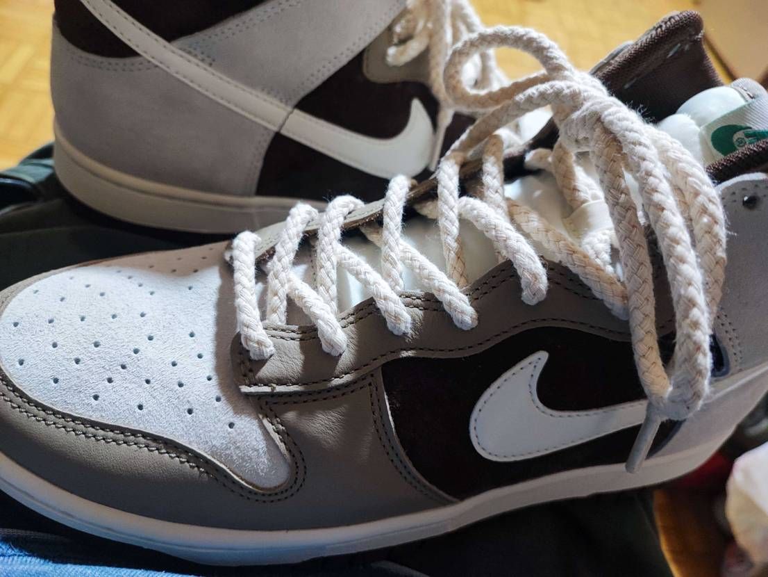今年の秋はチョコレートDunkで、極太シューレースと思ったけどなんか違うw