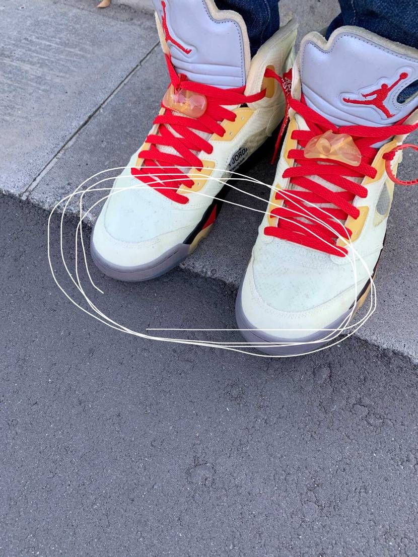 自転車に乗っててこういうシミがスニーカーについたことある方いますか？
主にアッ