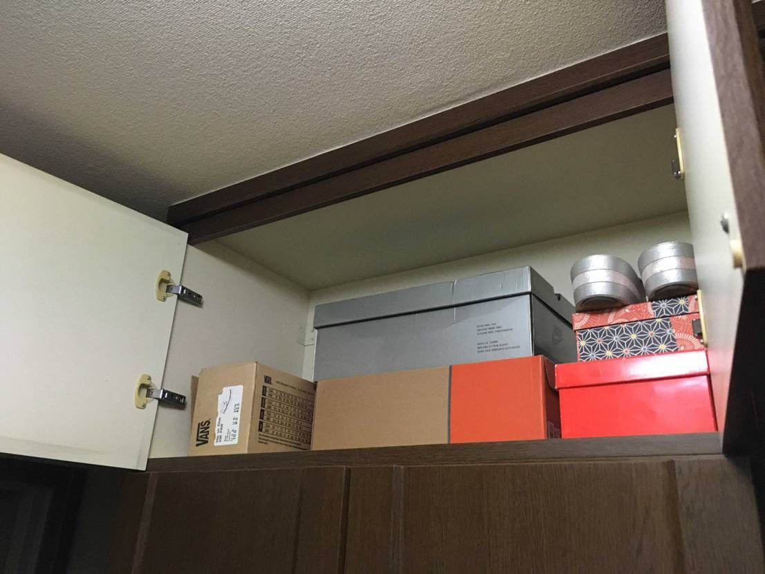 深夜の宝探しはまだ続くw
玄関棚上にて発見😅ヤバい臭いしかしないが、開封はまた