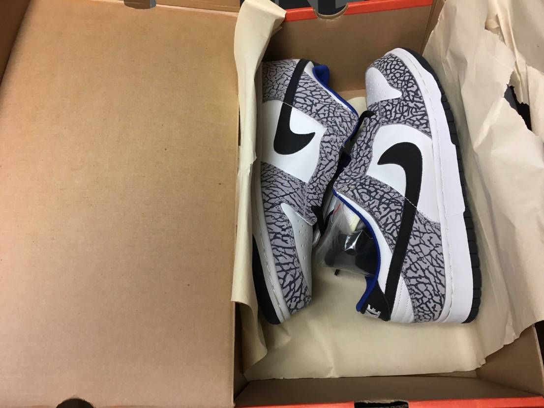 久々にスニーカーたちを開けておりますw

そこまで完品にはこだわってないにし