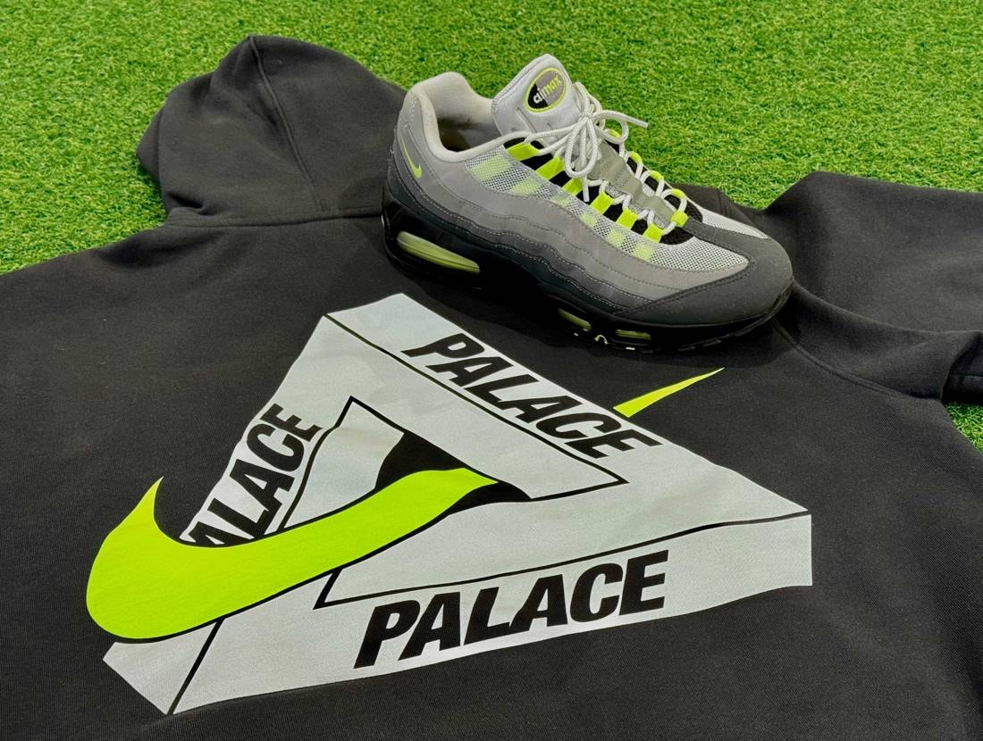 イエグラ出た時に絶対バッチリ合う！
…と4ヶ月先に買っていたPALACE x 