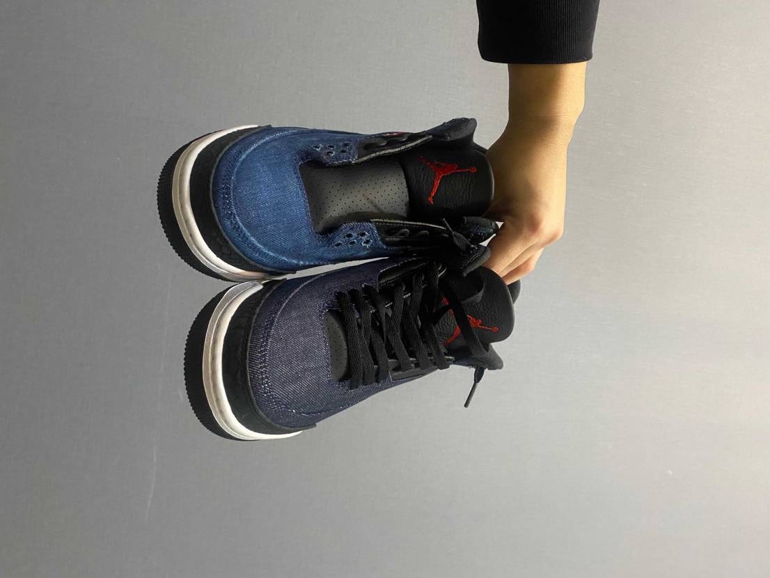 カスタム始めました。
色落とせば落とすほどカッコ良くなると