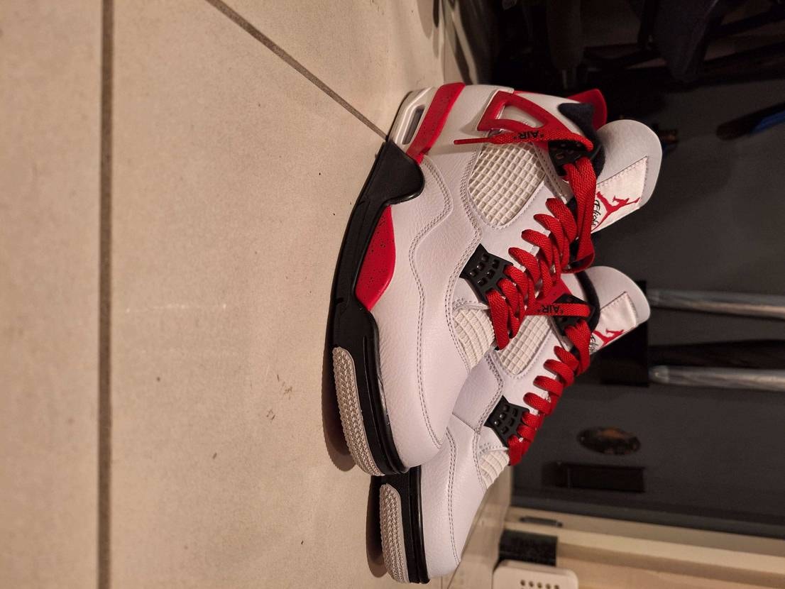 エアジョーダン4　2足目買ってしまった(笑)
シューレースはもちろん【Air】