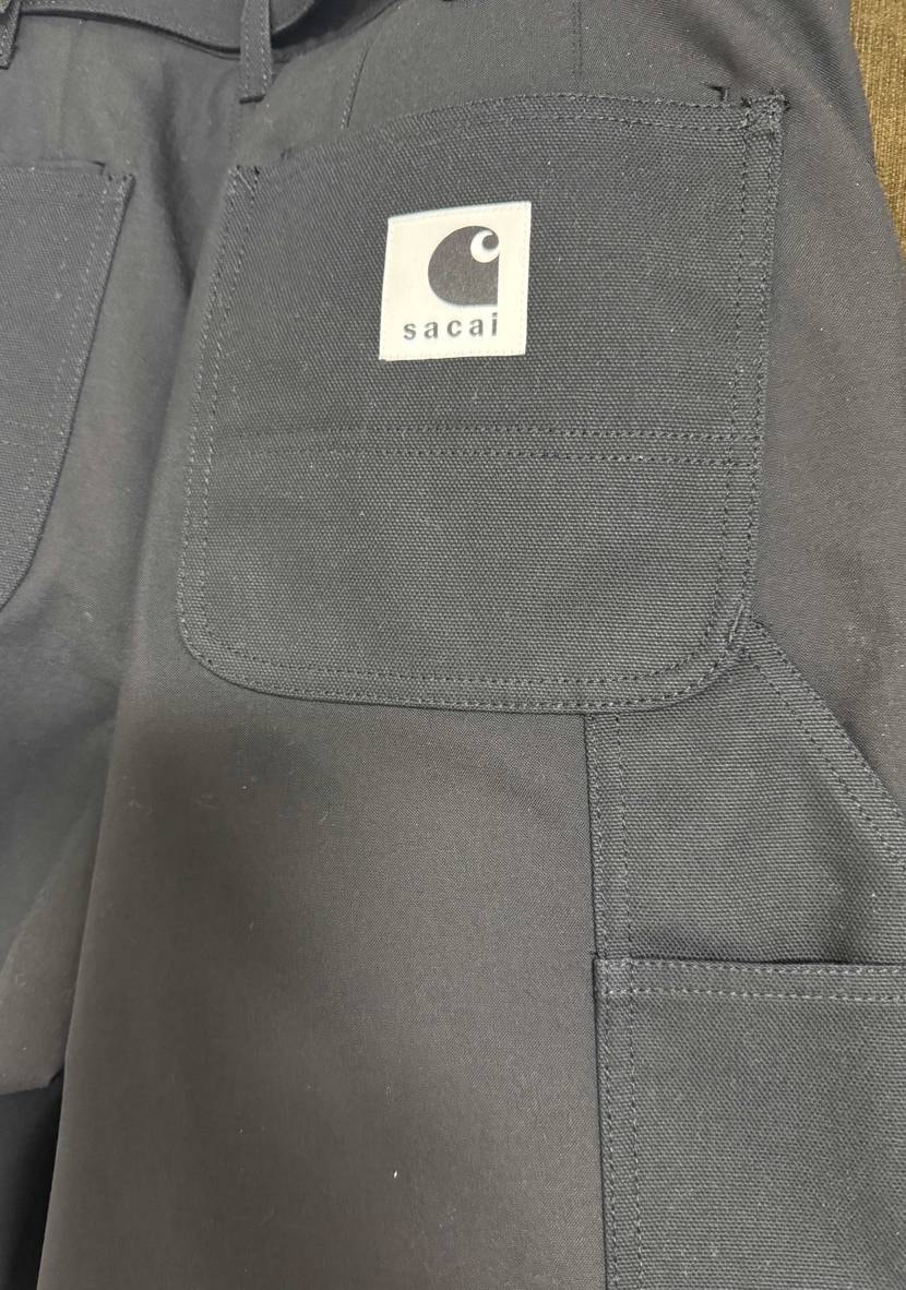 Tシャツはユニセックスというよりメンズサイズに近いです。横は