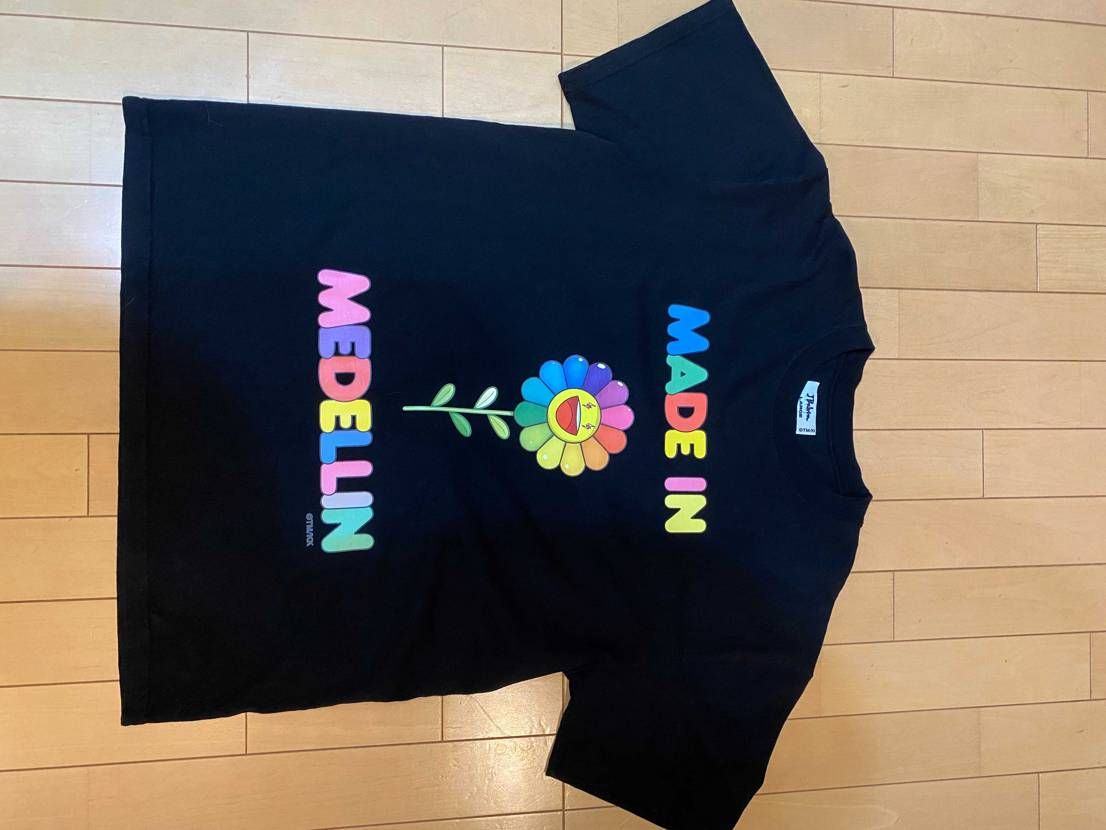 バルヴィンのTシャツ売りたいんだけど項目ないんだよね笑