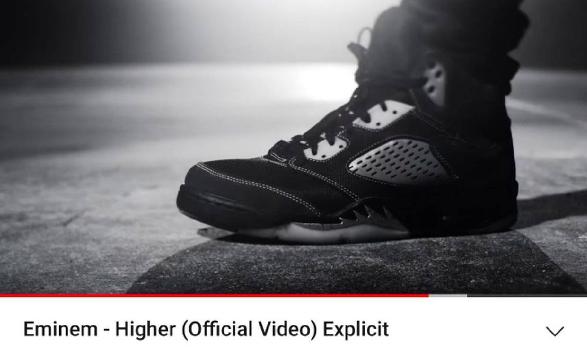 EMINEMの《higher》のMVに履いてますね!
欲しくなったかも(´,,•