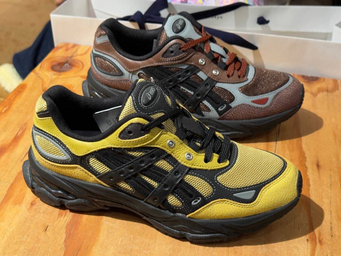 両色とも購入済みですが一足先に実物見に店舗へ
なかなか良い