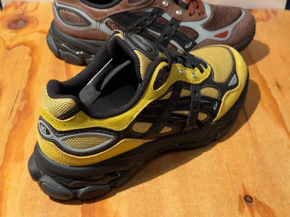 両色とも購入済みですが一足先に実物見に店舗へ
なかなか良い