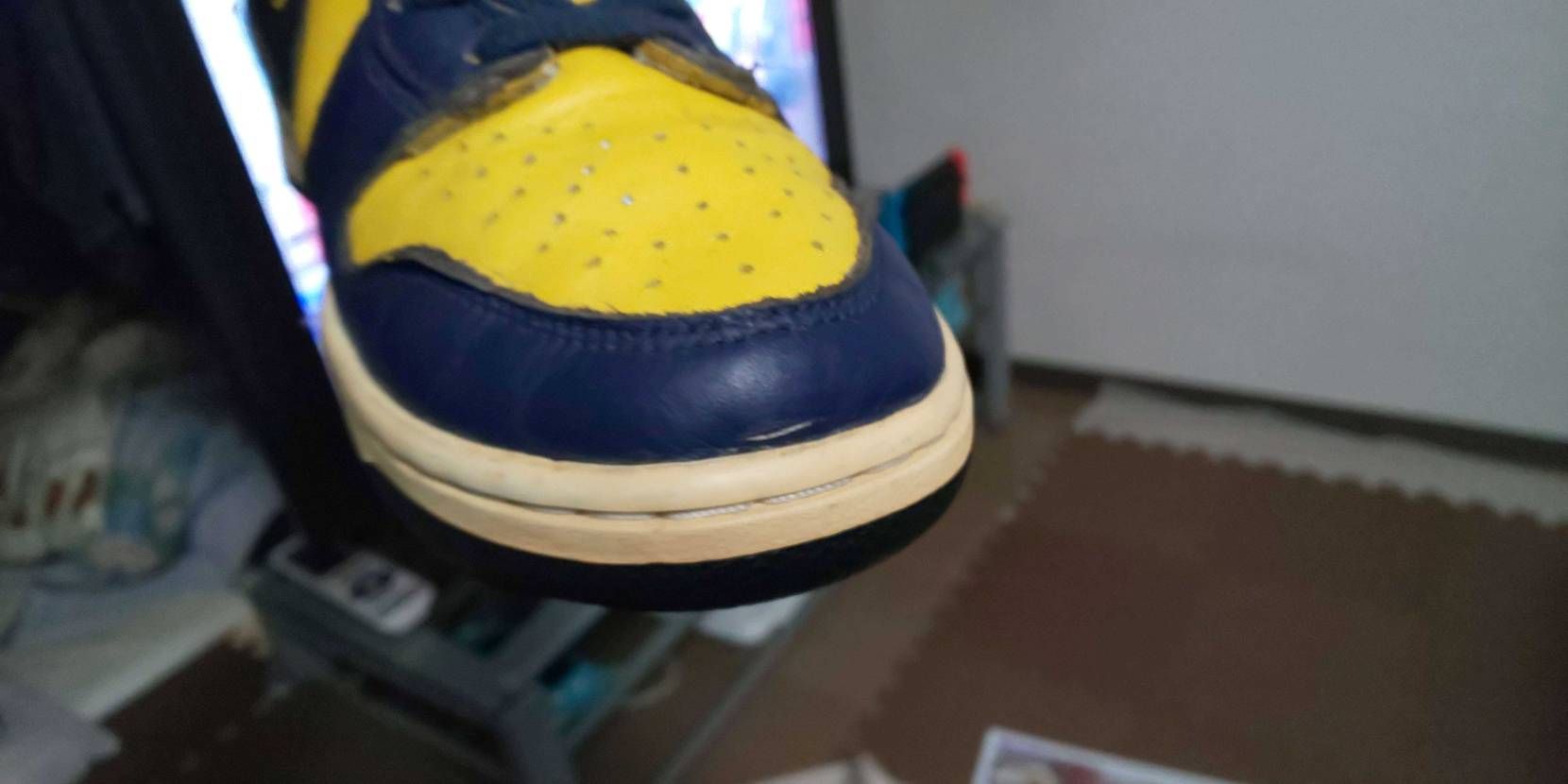 1998復刻のミシガンですが、爪先の皮が切れているのが気になりまして…
そのまま