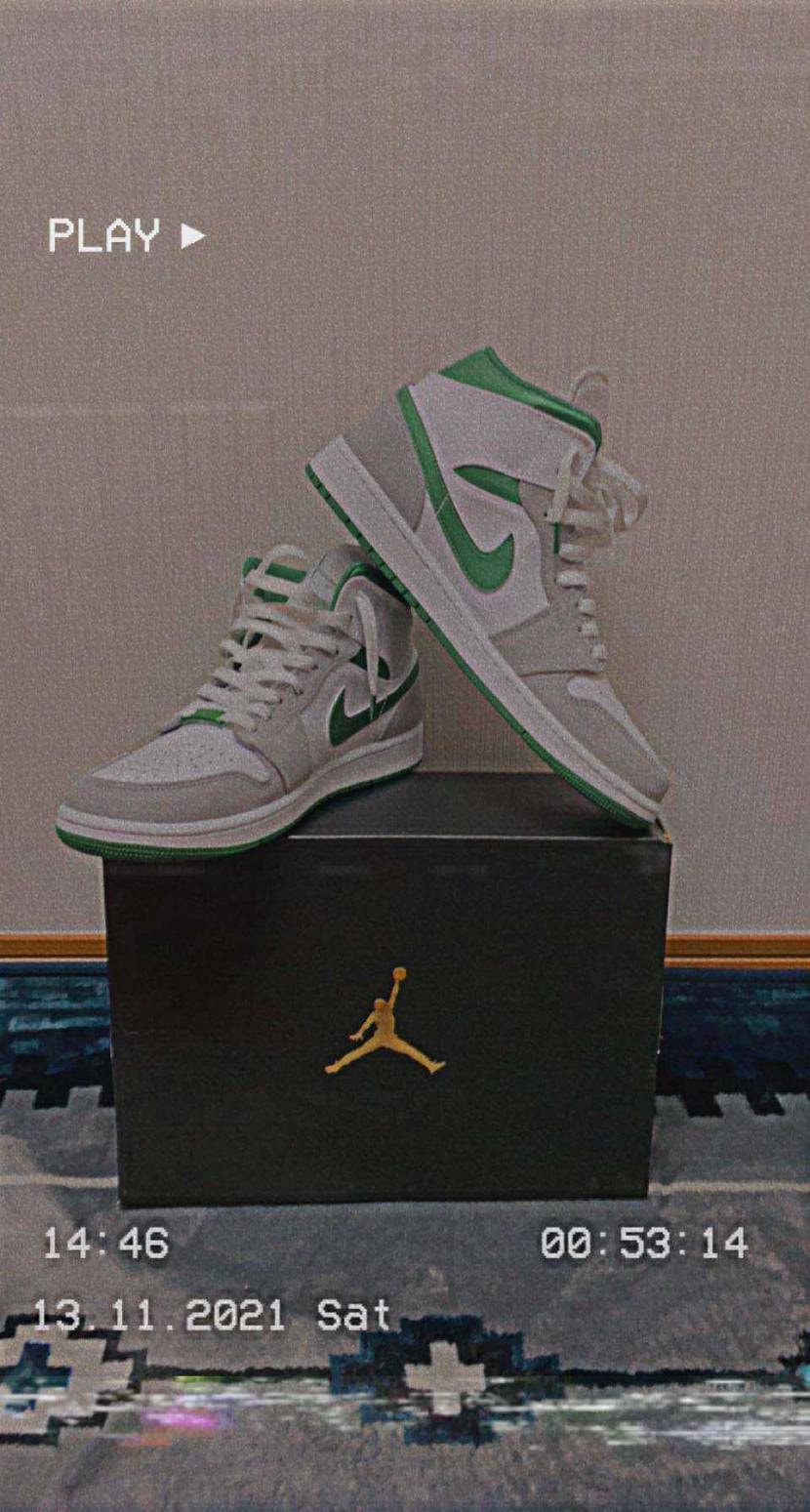 ナイキ Gs エアジョーダン1 ミッド Se ホワイト パイン グリーン スモーク グレー のコーデ 口コミ投稿 これってシンプルの方 Bymanabu スニーカーダンク