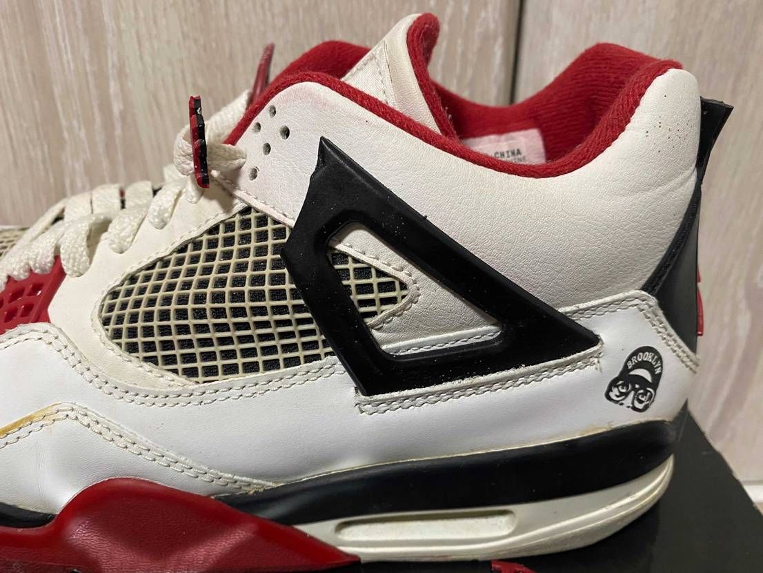 10数年振りに実家から出てきた俺のスパイクリー。
ソールは大丈夫そうだけどまぁ