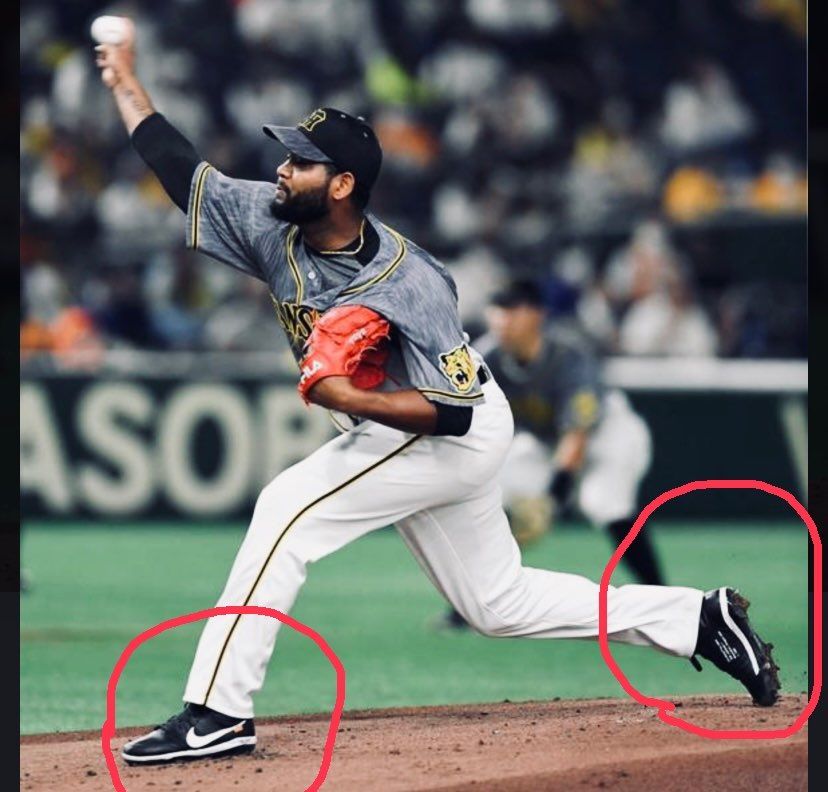 阪神のアルカンタラが履いてるスパイクoff-whiteに見えるのは気のせいかな？