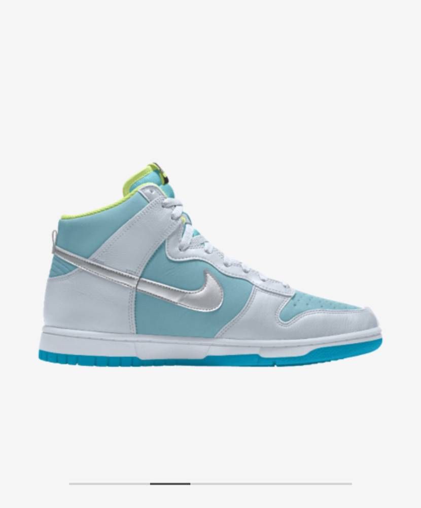 銭湯ダンク風にしようと思うのですが、水色の部分はスウェードとウーブンどちらの方が