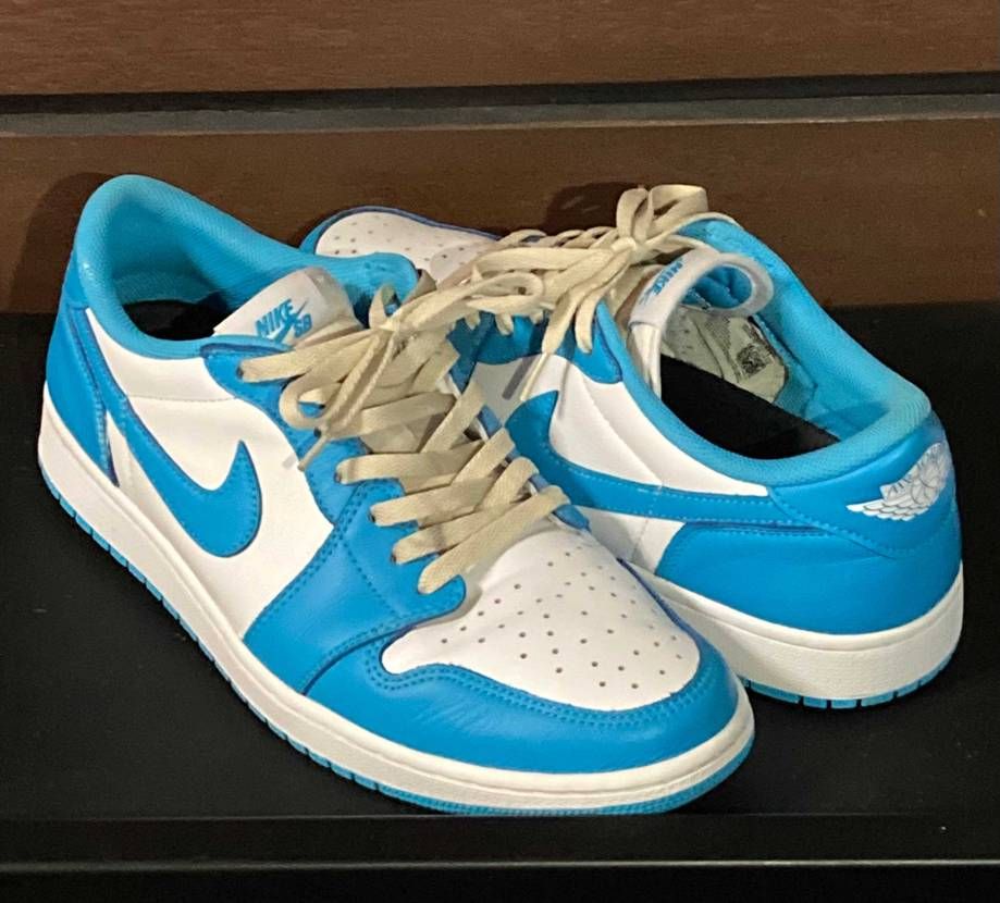 sb jordan low unc 中古で買いました。付属品