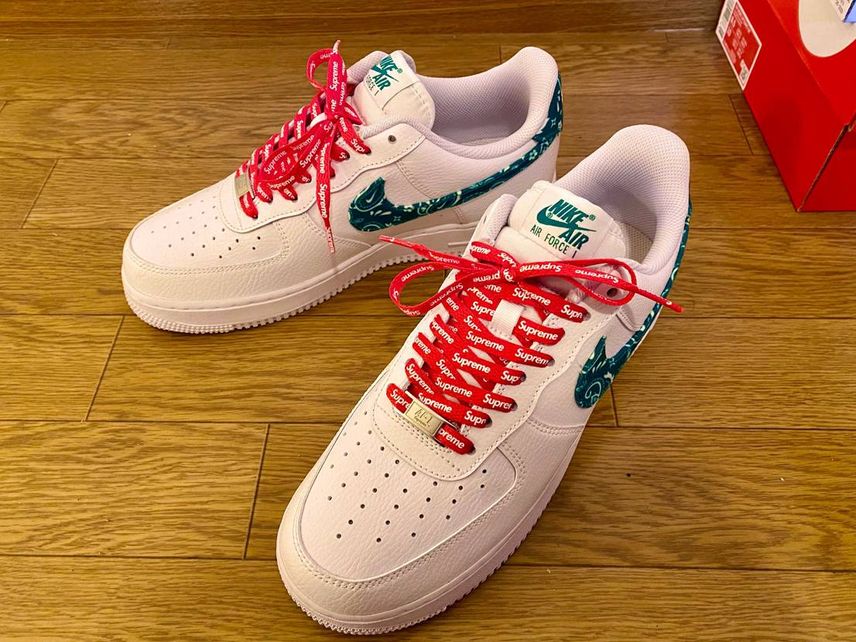 クリスマスなのでクリスマスカラーのAF1 でお出かけしよ❗️
