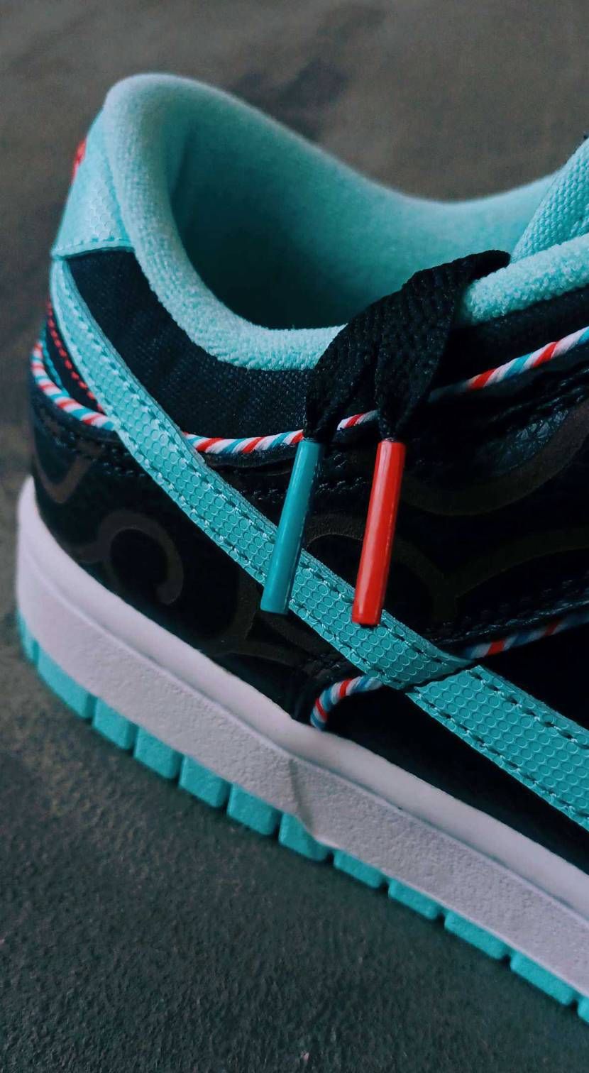 NIKE DUNK LOW RETRO SE BARBER
