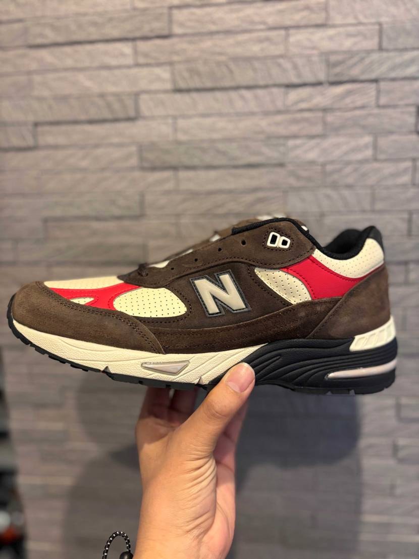 日中は少し温かったけど、こちらは雨が降り出しました☔　
Aime Leon D