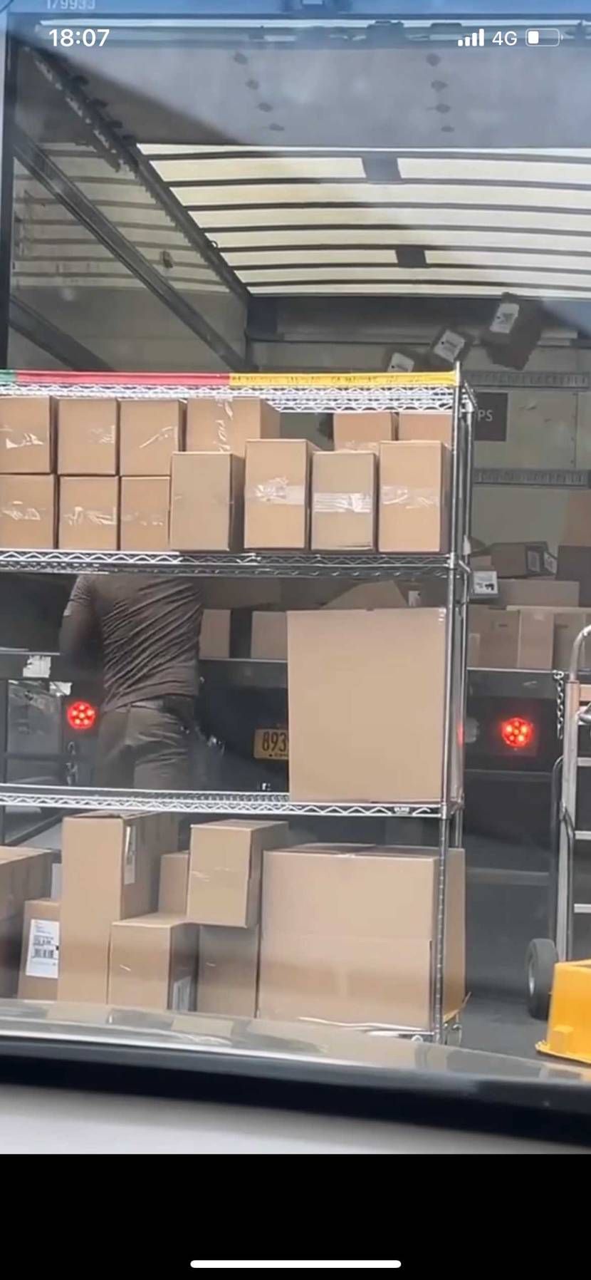 おーおーwww
UPSやるなぁwww