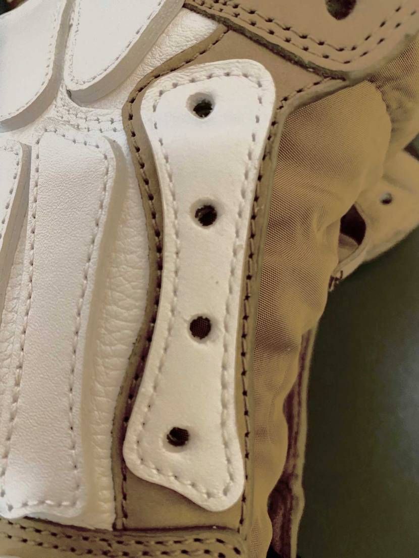 感想…

かかと・履き口のところがかなりフワフワでサイズ