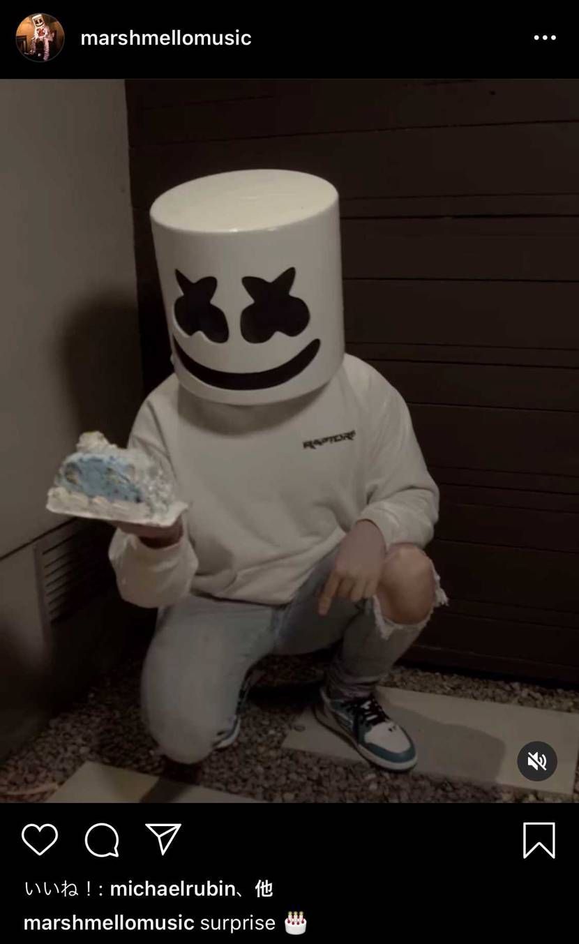 おぉ…marshmello履いてんのね🤔