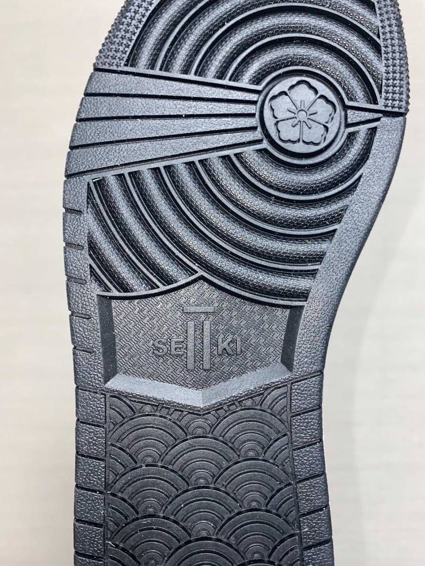 thx seiiki × xavier wulf🐺

s