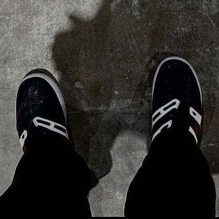 カニエのスニーカーのチョイスよ😳