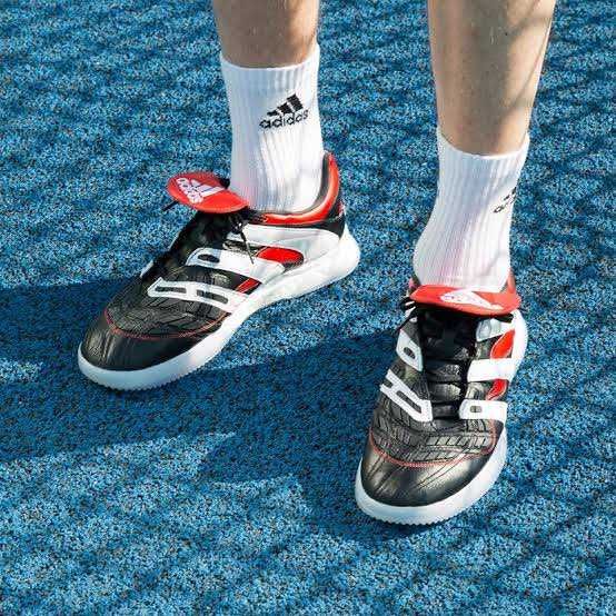 カニエのスニーカーのチョイスよ😳