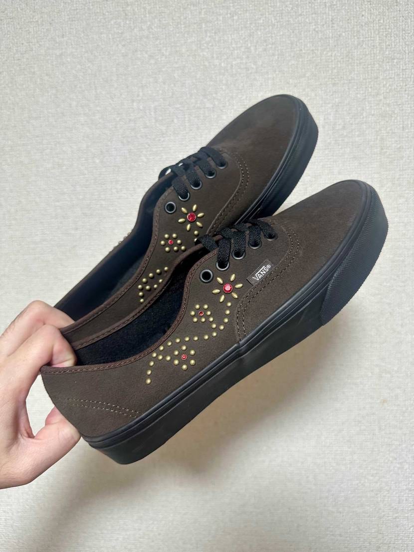 Vans Authentic Studs🌼

ABC別注も侮れないな…US企