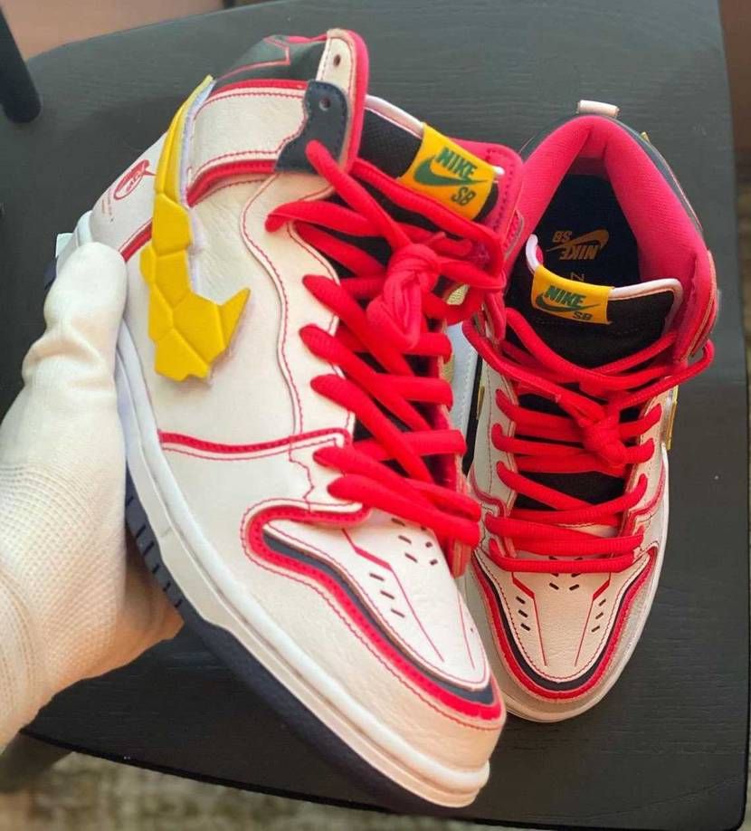 DUNKとか全然興味ないガンオタVSガンダム全然興味ないスニオタ
ファイっ！