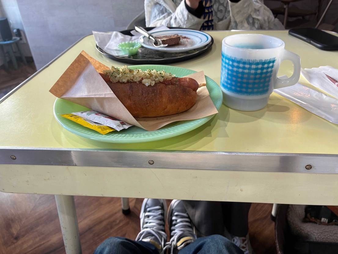 朝からお気に入りにのカフェで朝食！
テーブルウェアが素敵💓