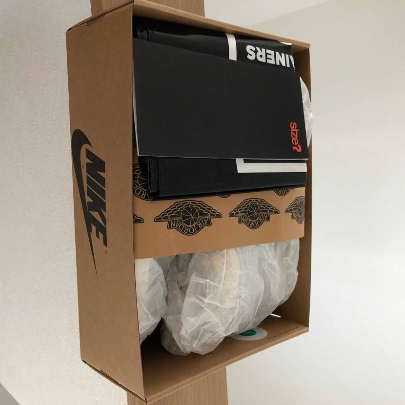 先程無事sizeから届きました！
梱包もしっかりしてました！
関税は800円