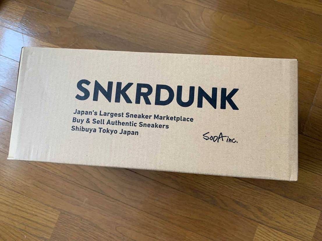 初スニダンで気になっていたエアズームタイプ買いました。
もっとメカメカしている