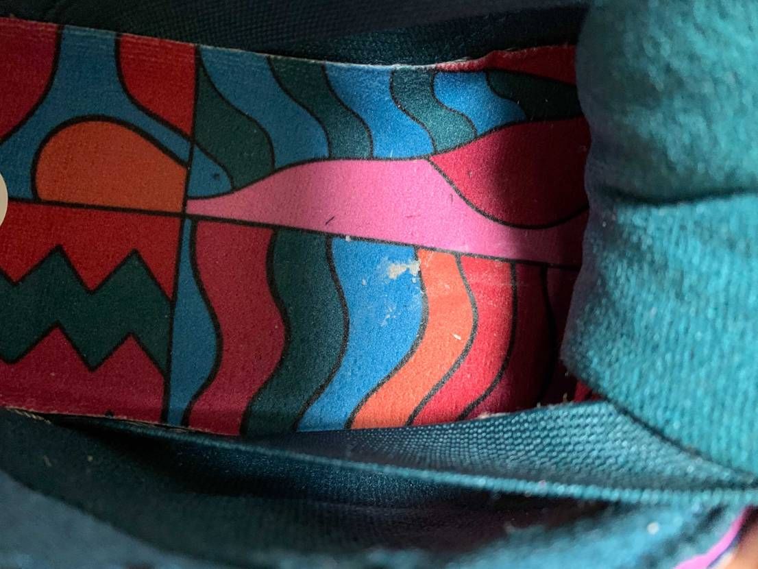 靴紐綺麗にして中見たらこれ
本間もう何も言えん
倒産してくれスニダン