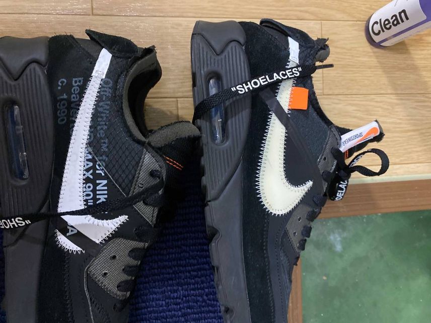 off-white エアマックスのNIKEスウォッシュが黄色くなりました、白に戻