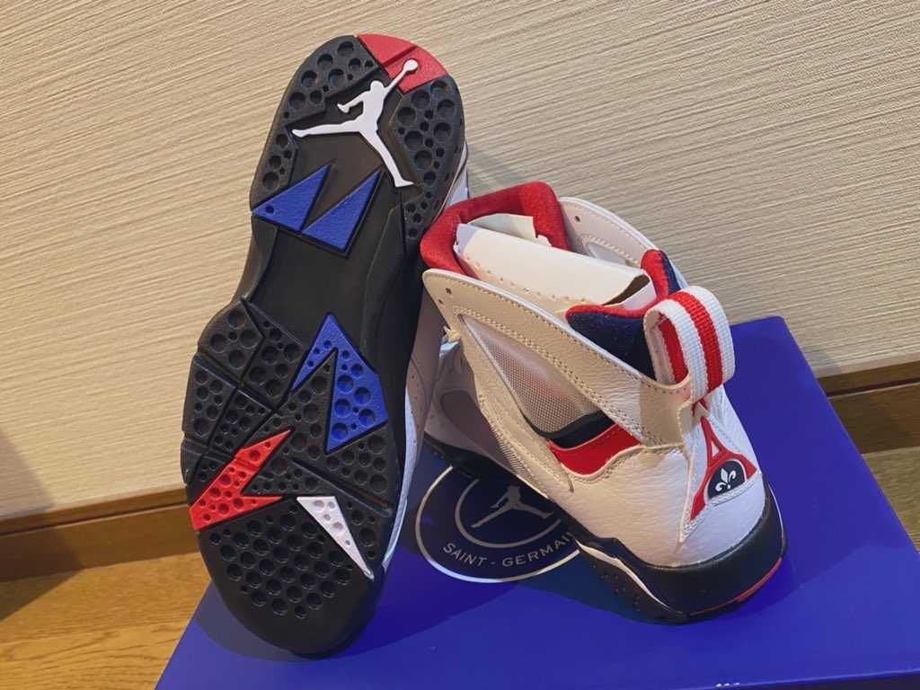 初めてのエアジョーダン
一目惚れで即購入しました