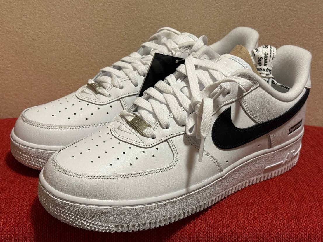 🔳安定🔲
Supreme × Nike Air Force 1 Low "Wh
