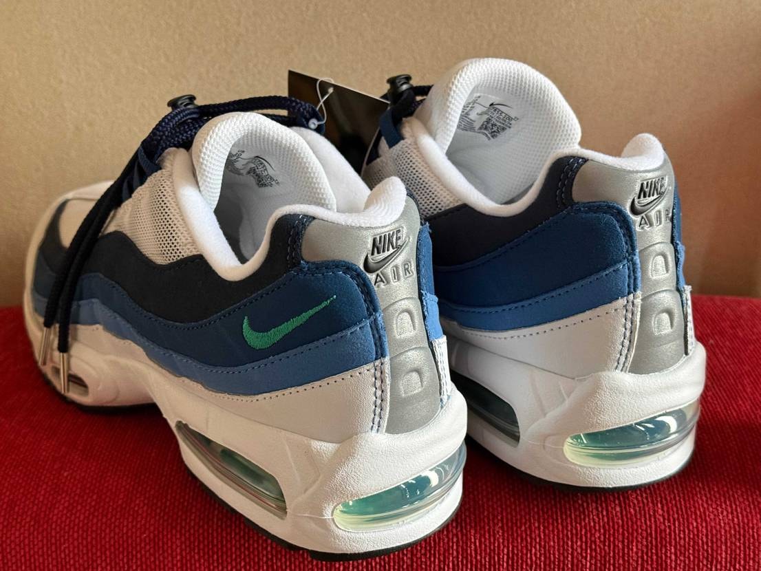 🪢シューレース変更🪢
Nike Air Max 95 Bi
