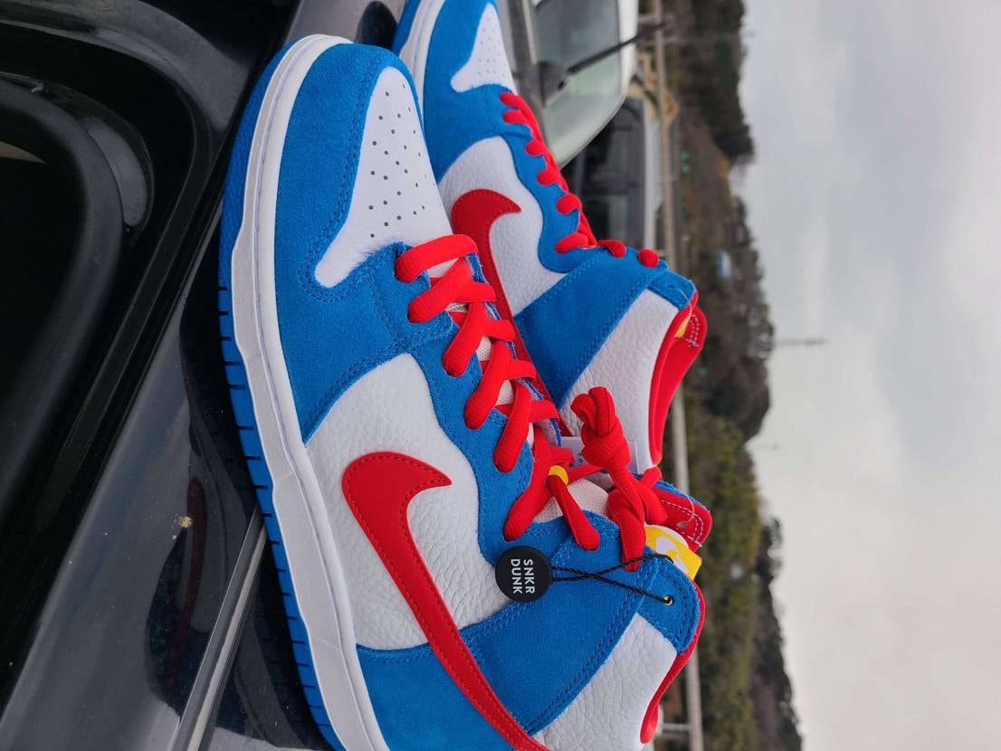 初めて
SNKR DUNK
で、購入😊

ドラえもん😆👍