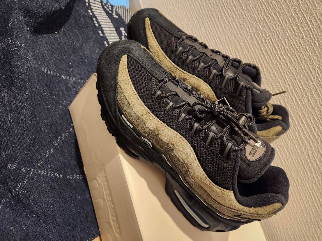 無事に受け取り帰宅😌
店員さんも履いてたけど渋いカッコいい1足ですね👍