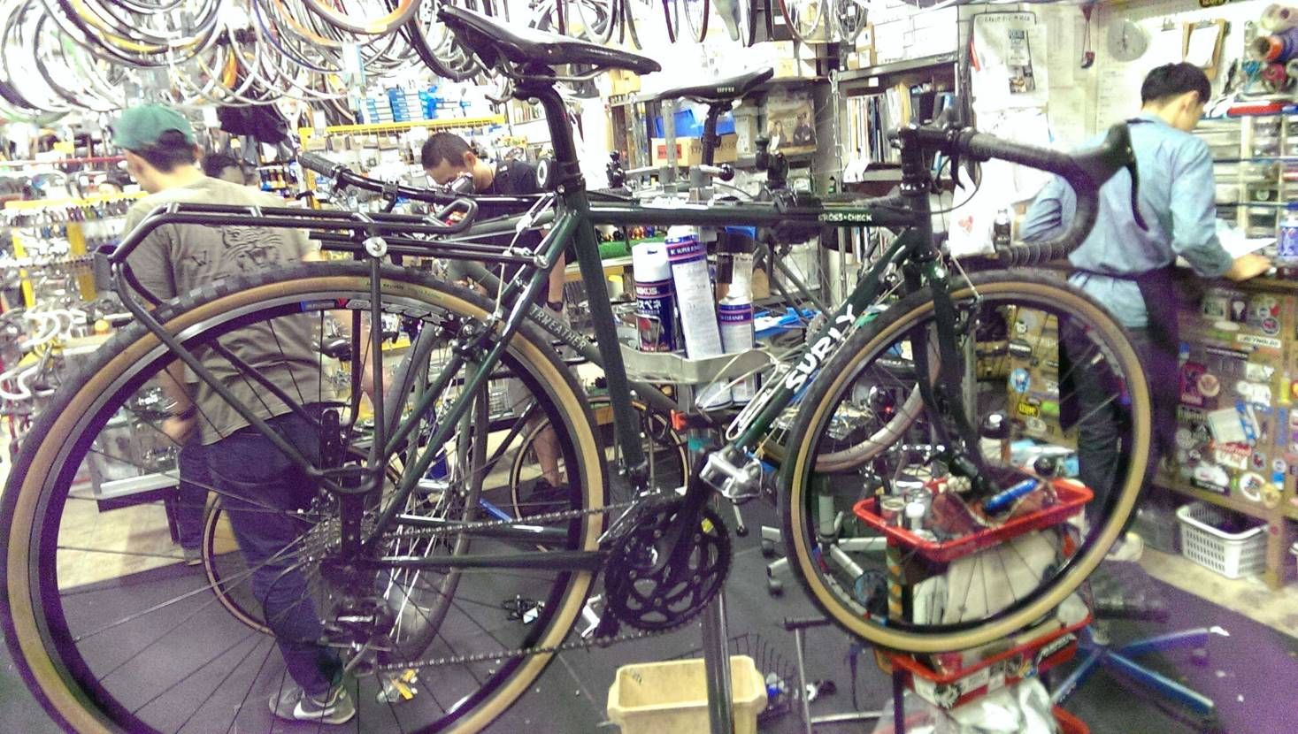 通勤はSurly。足元はもっぱら574
踵のオイル汚れ付着やむなし
990 
