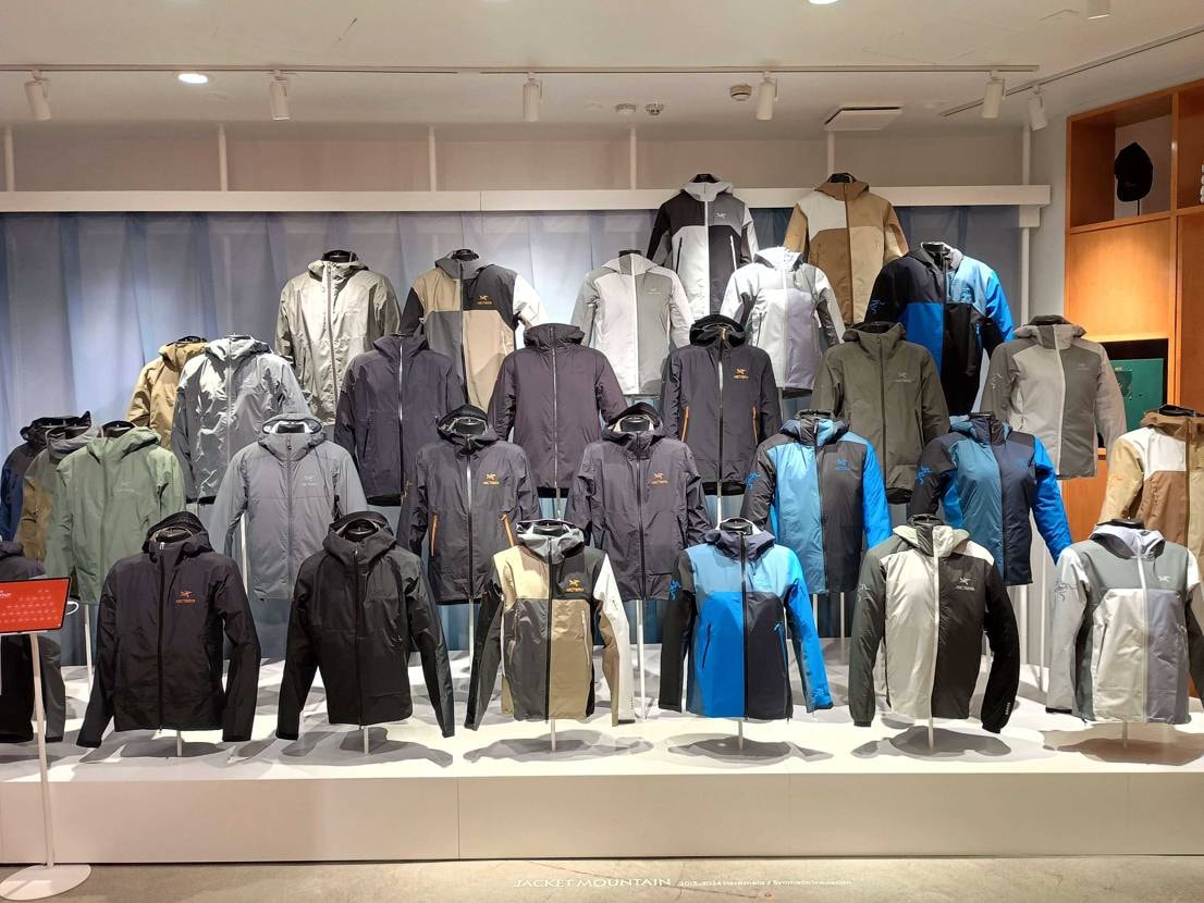 17時入店ジャケットXLバックヤードの在庫が無くなり
展示