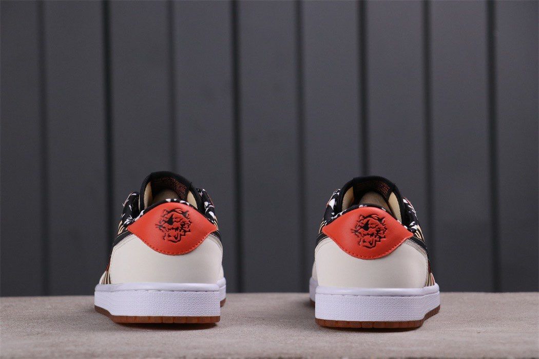 DIOR & NiKe
　　　　TIGER