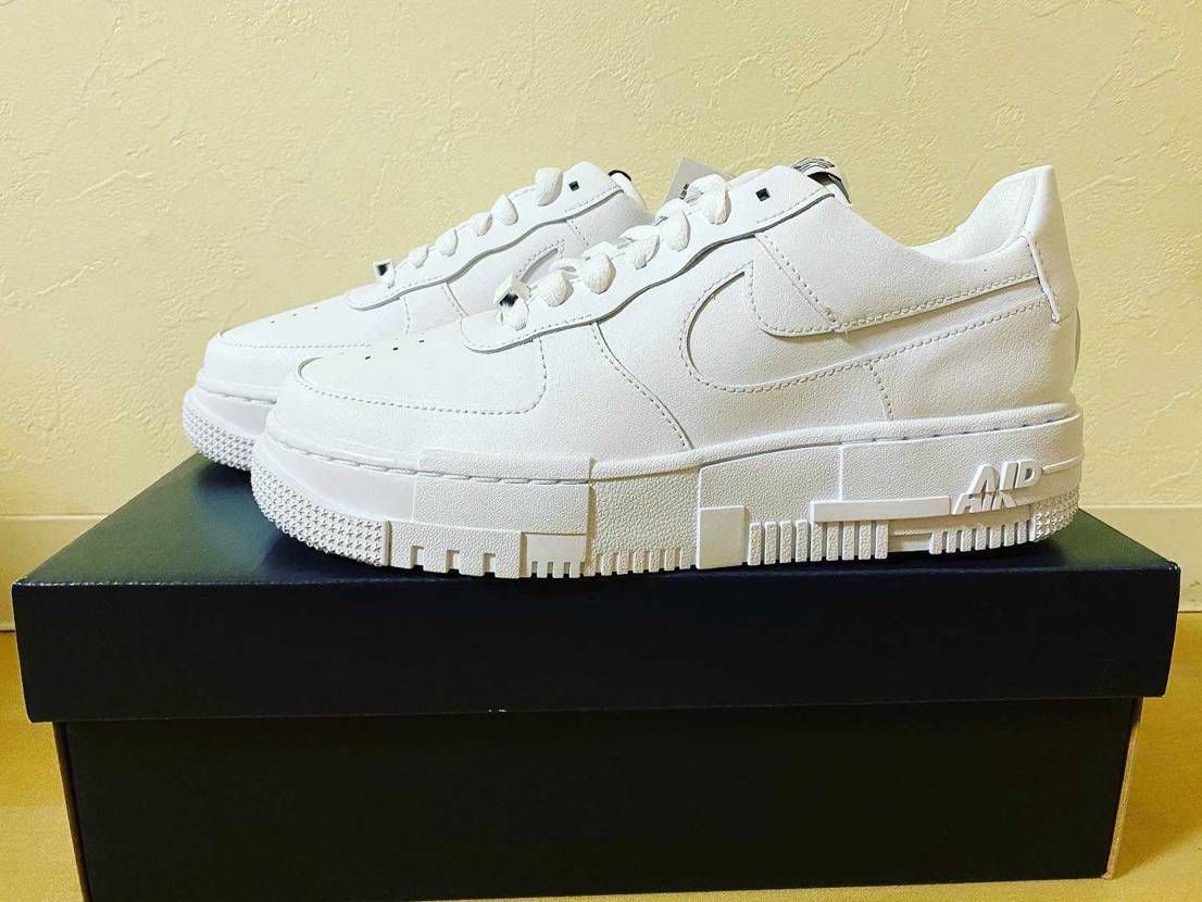 atmosで購入してやっと届いた♬︎♡
NIKE WMNS AIR FORCE