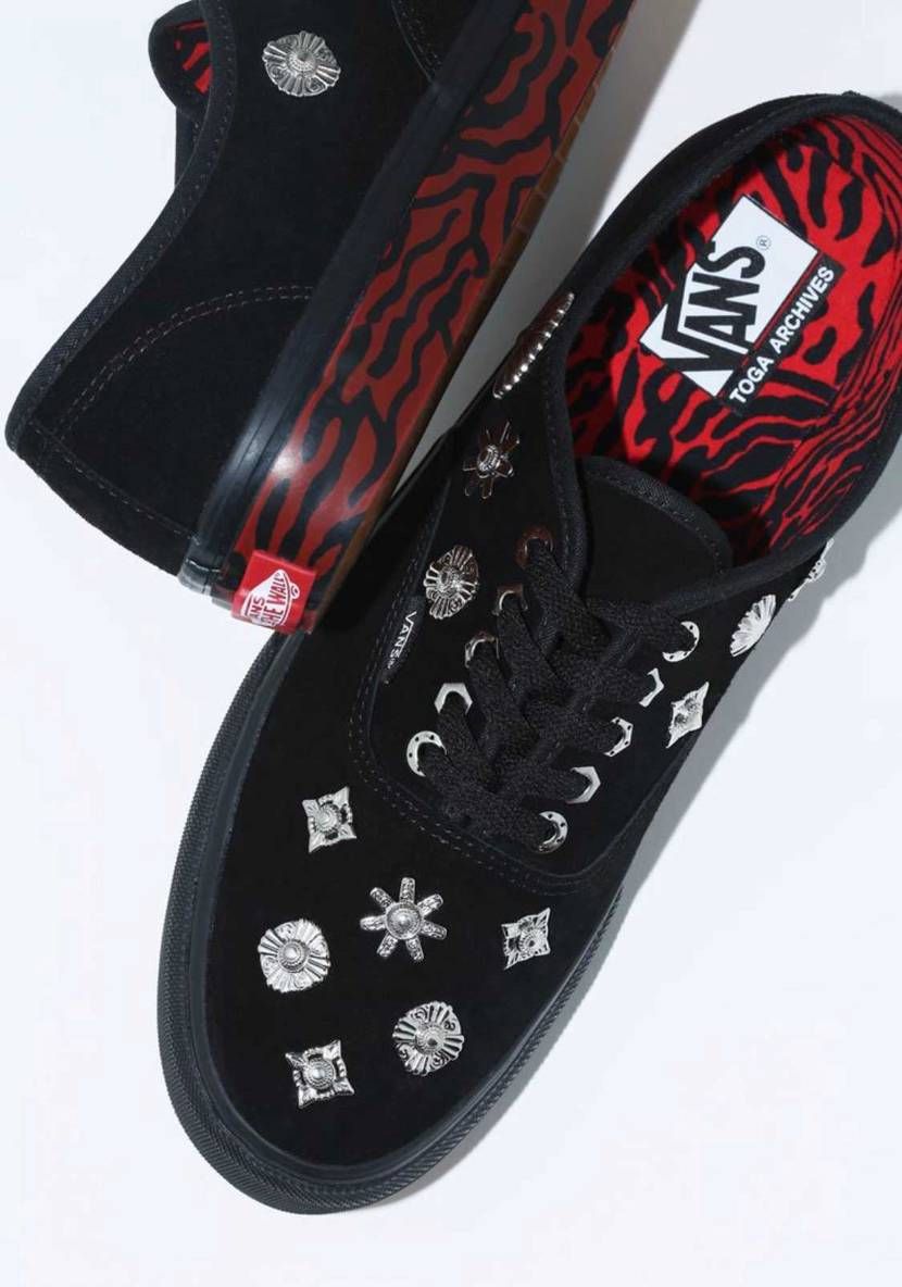 今日TOGA×vans初コラボスニーカー発売されてるなんて知らなかった、、