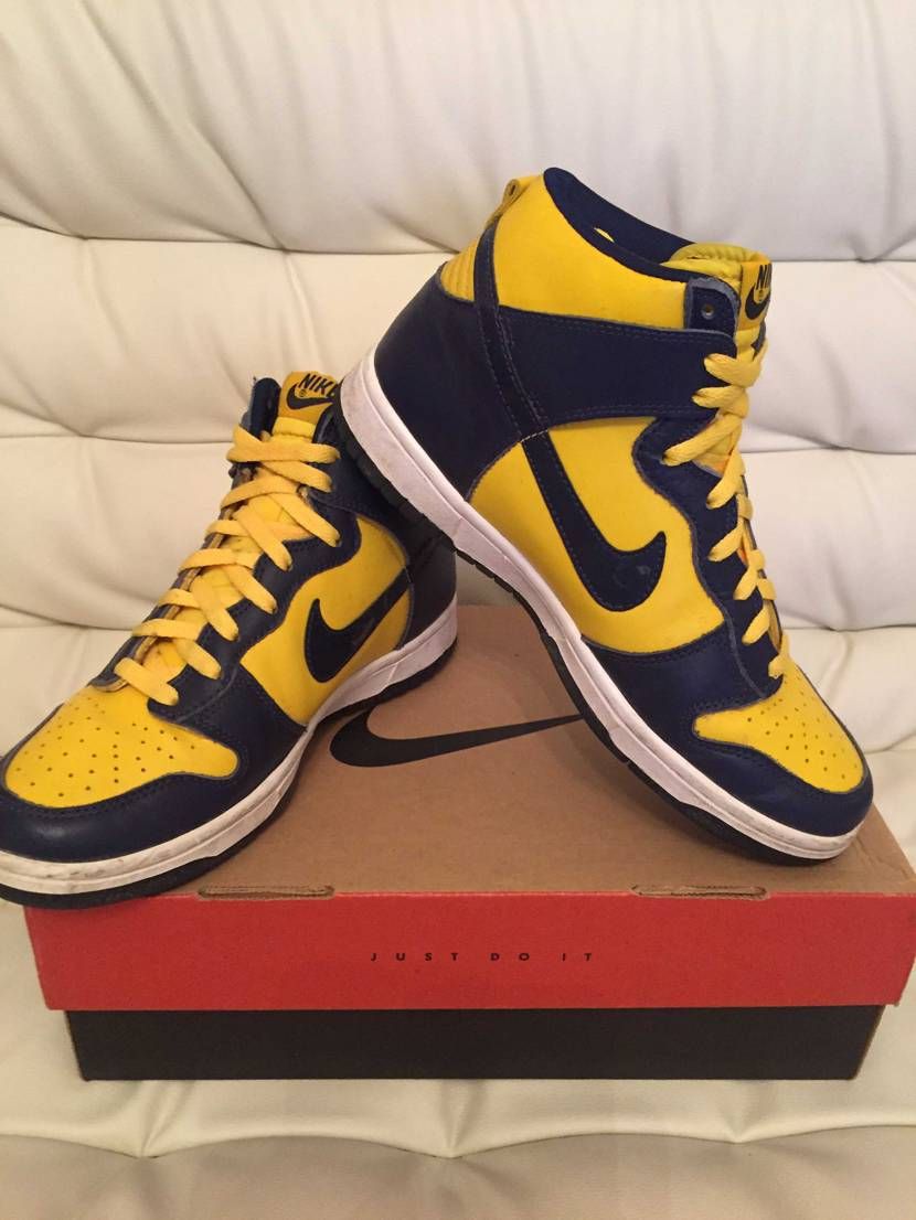 初期復刻ミシガンダンクのヒール部チョボが黄色なのが残念だけれど今回のは、忠実に再